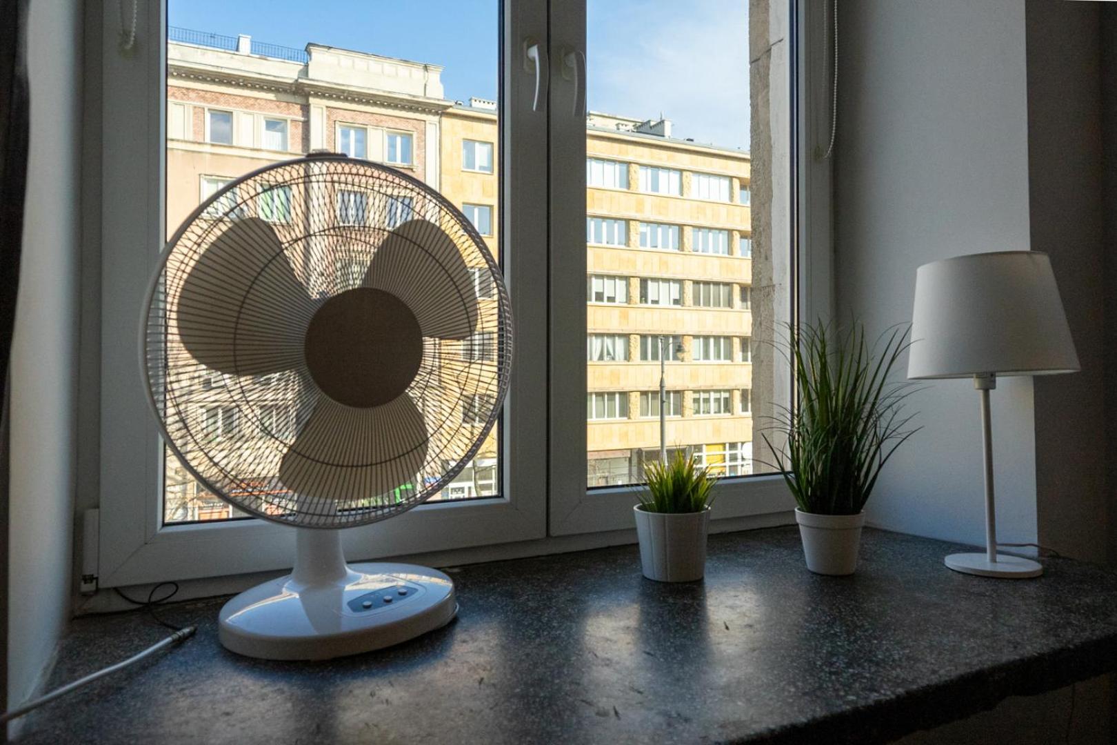 Apartament Downtown - Location, Metro&trams Nearby - By Rentujemy